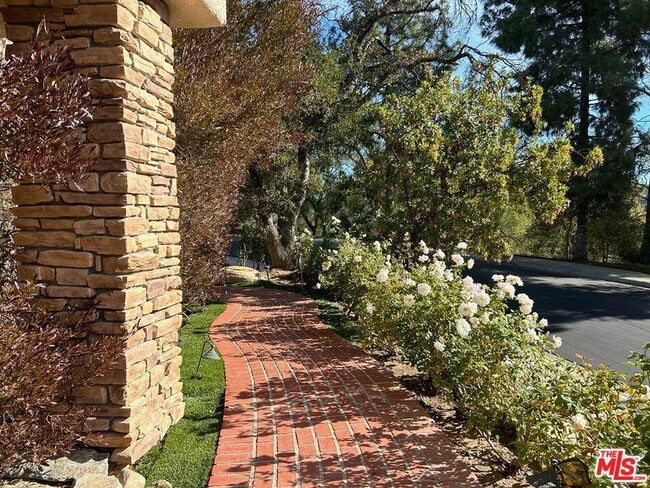 Building Photo - 24513 Palermo Dr
