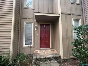 Building Photo - 9007 Mahogany Row SE