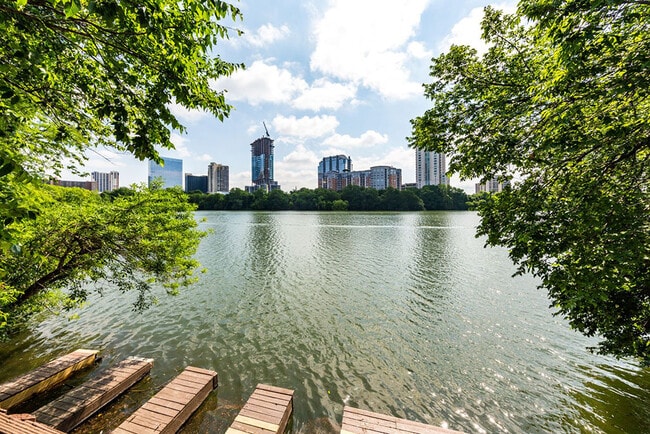 Building Photo - SoCo on the Lake
