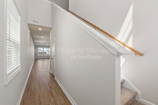 Foto del edificio - 651 Manitou Cir