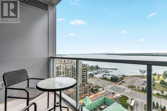 Building Photo - 39 Mary St