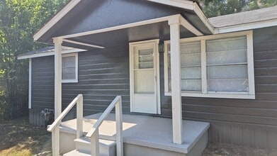Building Photo - 802 Ida Ave