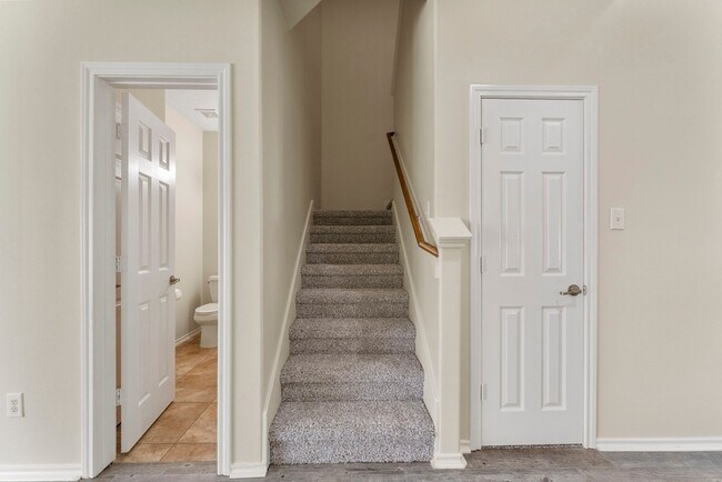 Building Photo - 17815 Misty Pond Ct