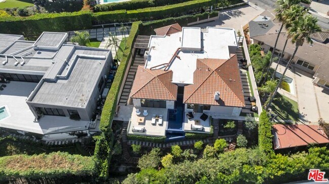 Foto del edificio - 3116 Elvido Dr