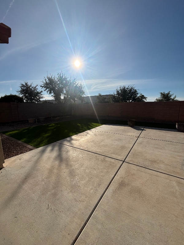 Building Photo - 13779 W Earll Dr