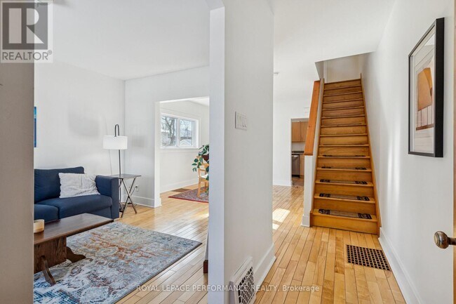 Photo du bâtiment - 544 Parkdale Ave