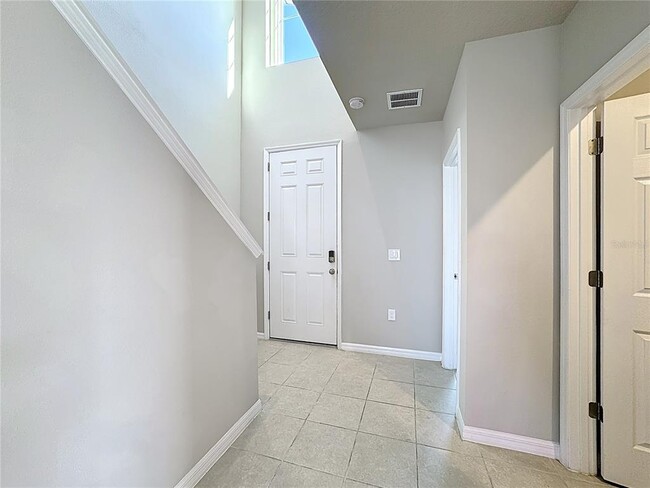 Foto del edificio - 5251 Meredrew Ln