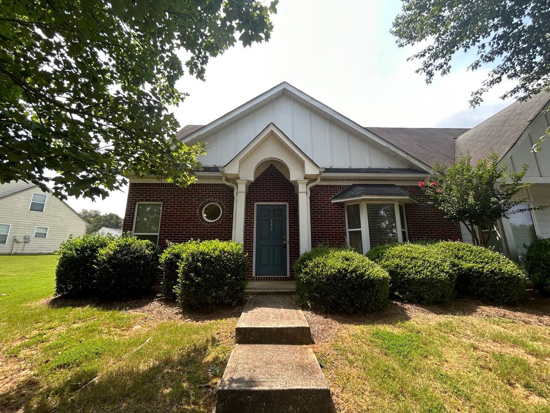 Primary Photo - PRE-LEASING FOR AUGUST 2026!