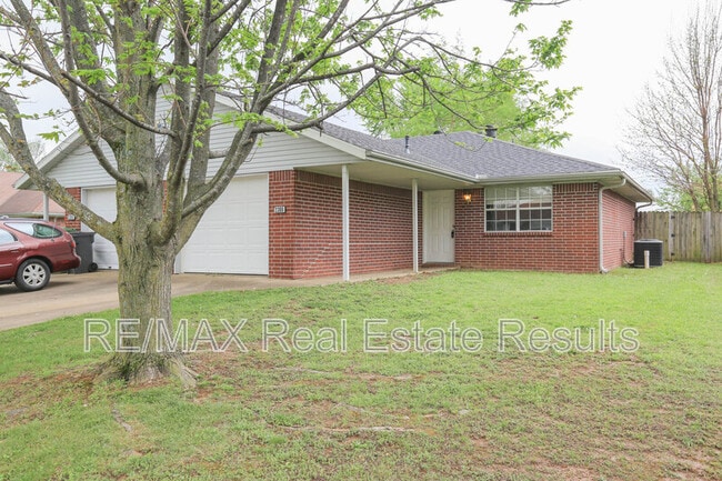 Photo - 2306 W Roselawn St Apartment