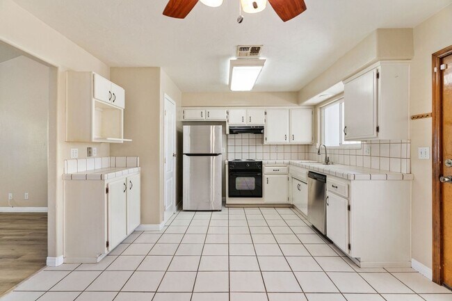 Foto del edificio - 6805 Lafayette Way