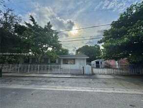 Building Photo - 901 NW 55th St
