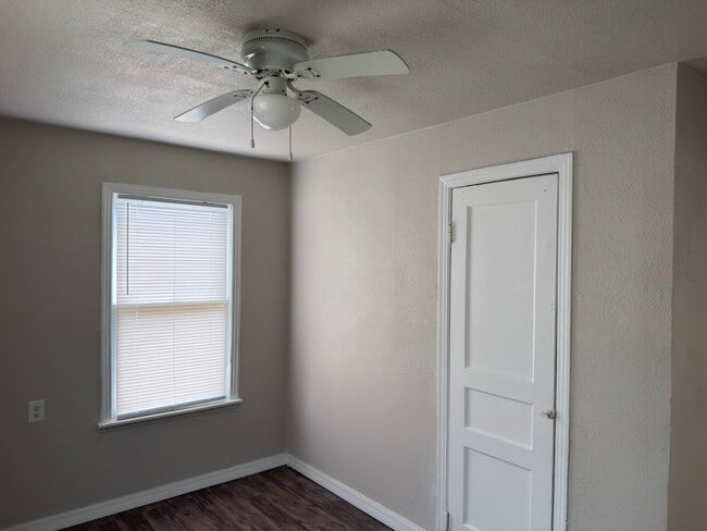 Photo - 1422 W Mariposa Dr House