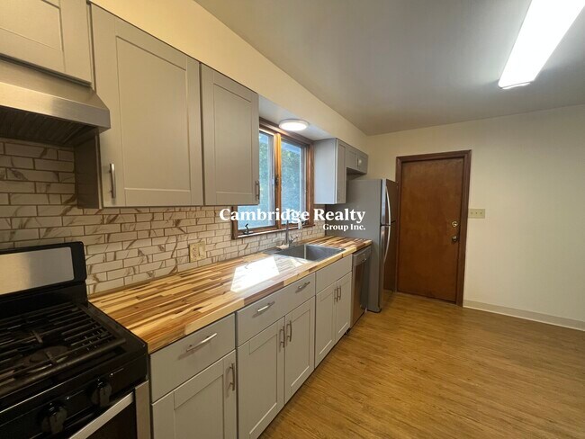 Foto del edificio - 50 Dorothy Rd