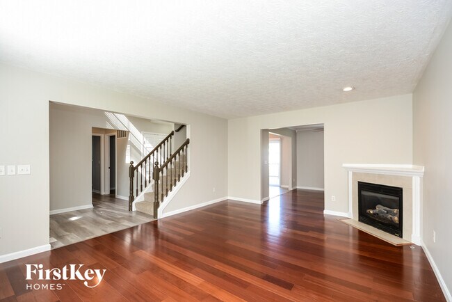 Foto del edificio - 3384 Whispering Trees Dr