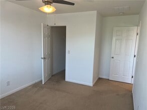 Building Photo - 10862 Knickerbocker Ave