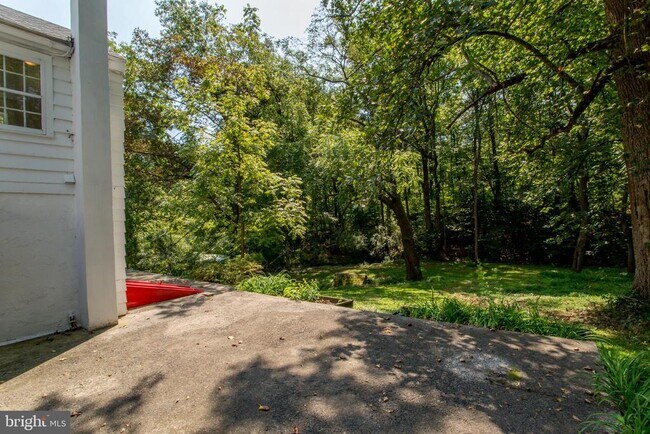 Building Photo - 2117 Gallows Hill Rd