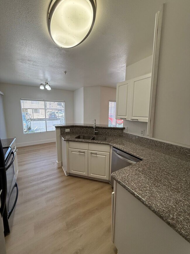 Foto del edificio - 2 Bedroom 2 Bathroom Condo- Downtown Gilbert
