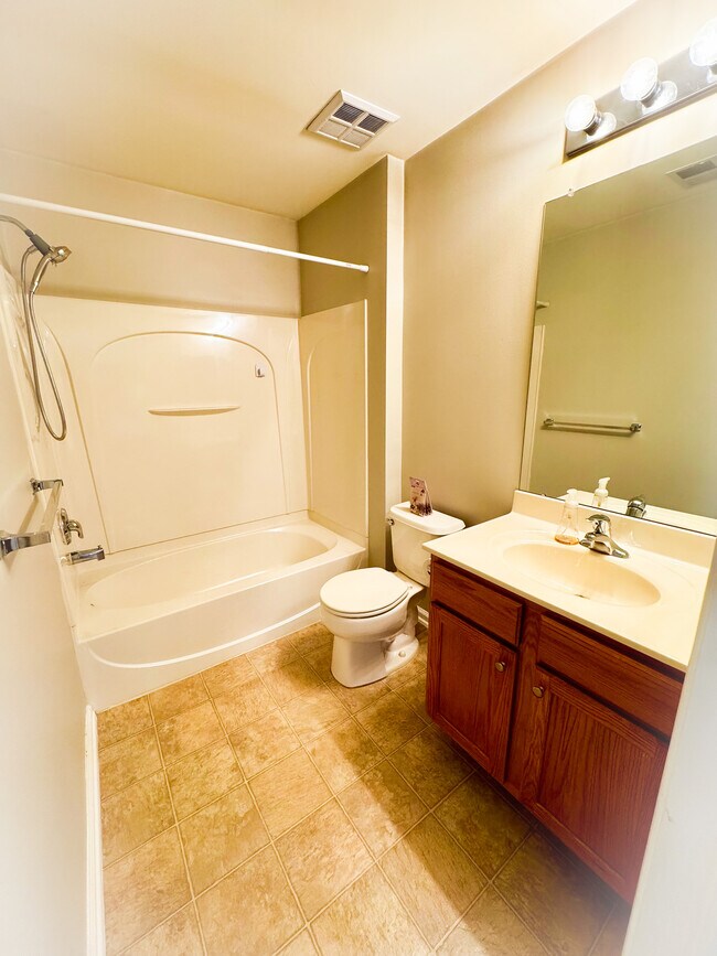 Foto del edificio - 136 Lionheart Ln