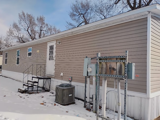 Building Photo - 161 Rainbow Dr