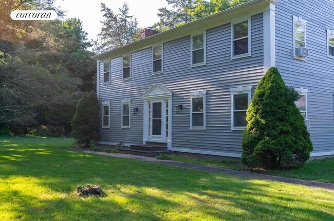 Building Photo - 94 Woods Ln