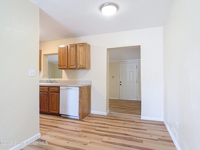 Foto del edificio - 1590 Hilldale Rd