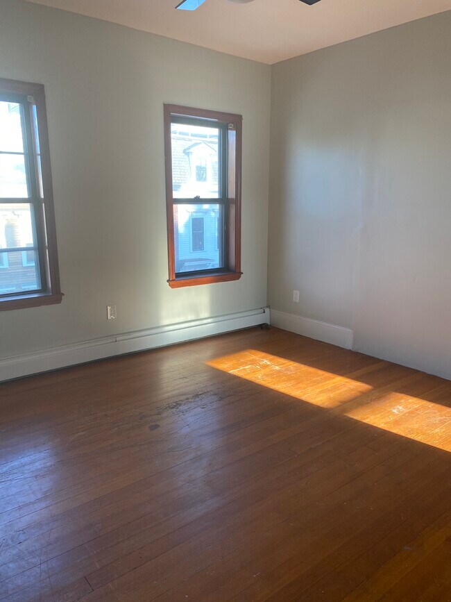 Foto del edificio - 807 E 3rd St