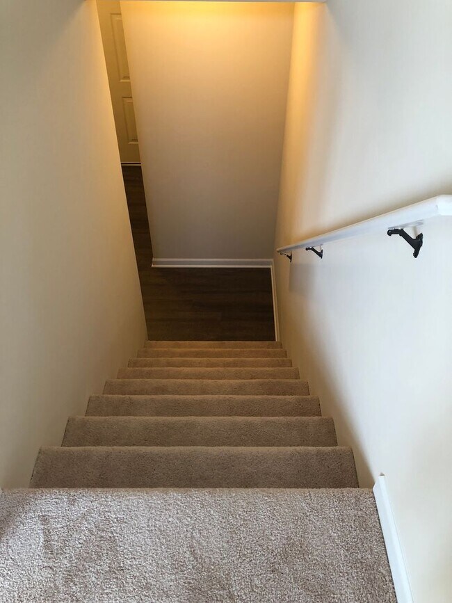 Building Photo - 8253 Promenade Cir