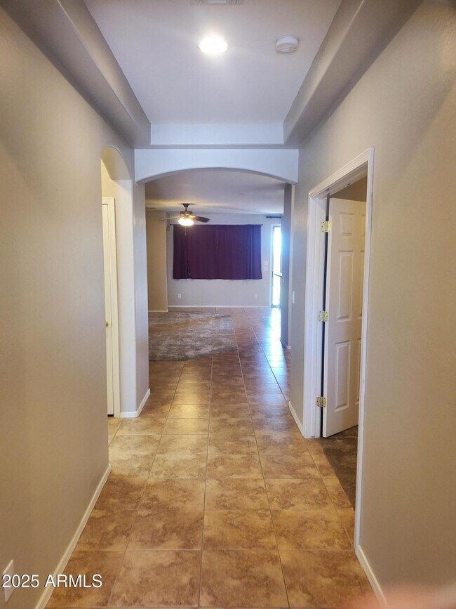 Building Photo - 2227 W Oyer Ln