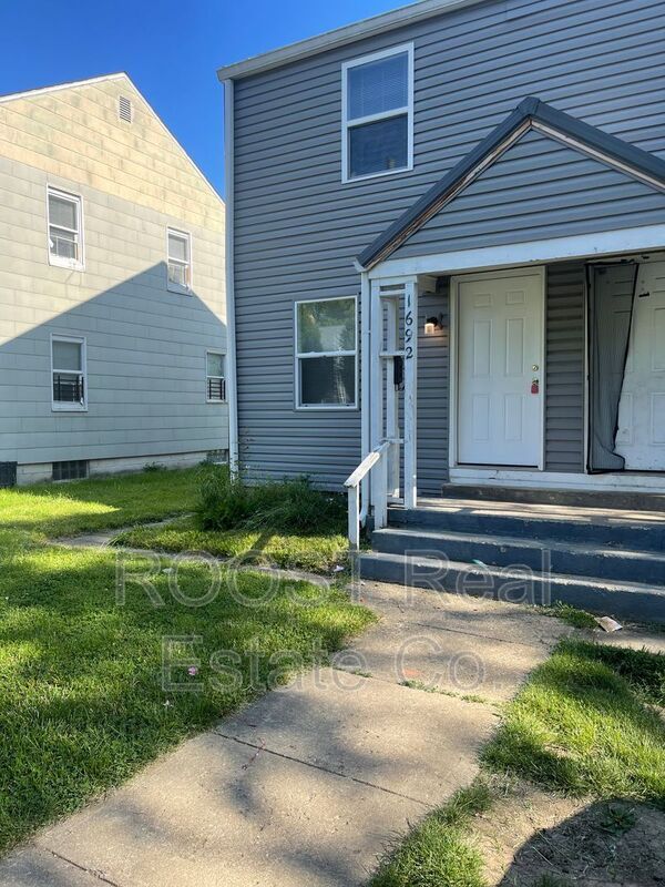 Building Photo - 1692-1694 E Whittier St