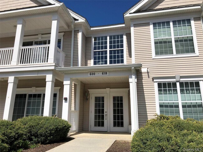 Foto del edificio - 614 Saratoga Ln