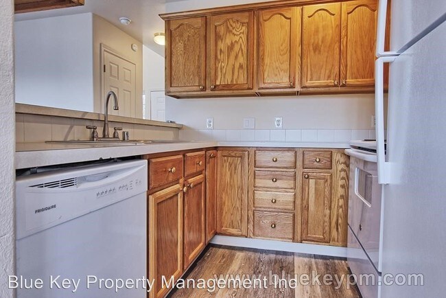 Building Photo - 3 br, 1 bath House - 7310 NE 14th Court