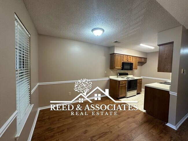 Foto del edificio - 3 Bedroom Townhome in Cordova