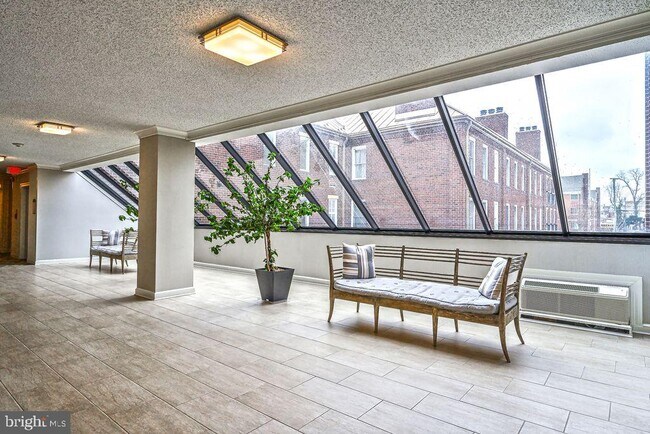 Foto del edificio - 801 S Pitt St