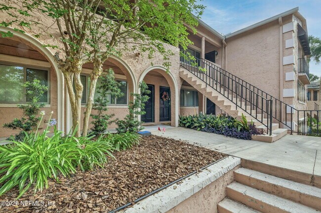 Foto del edificio - 5375 Ortega Farms Blvd