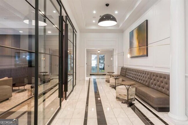 Foto del edificio - 325 W Paces Ferry Rd NW