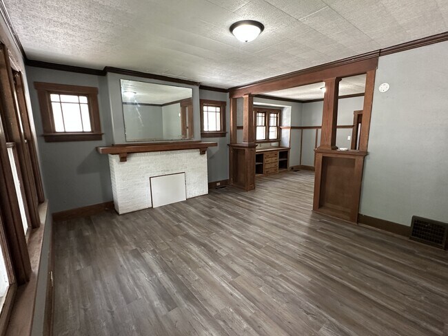 Foto del edificio - 2418 N Peoria Ave