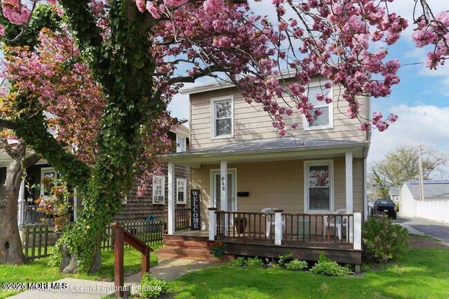 Foto del edificio - 612 Sylvania Ave