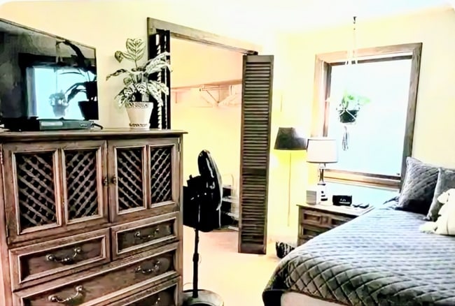 Building Photo - 892 N State Rd 149