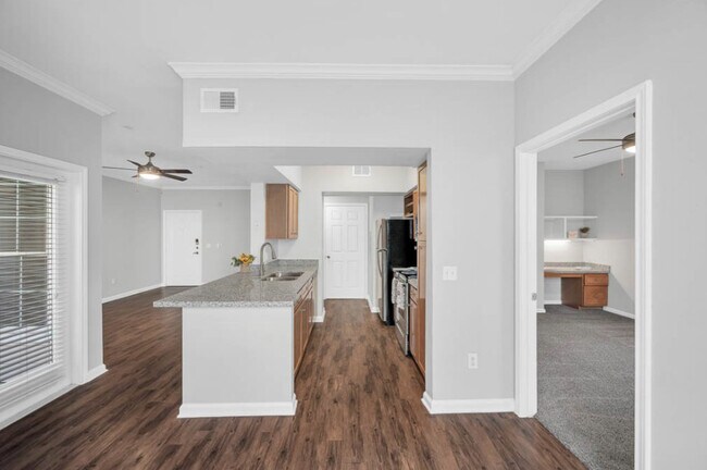 Building Photo - Bright Living + 1 Month Free!
