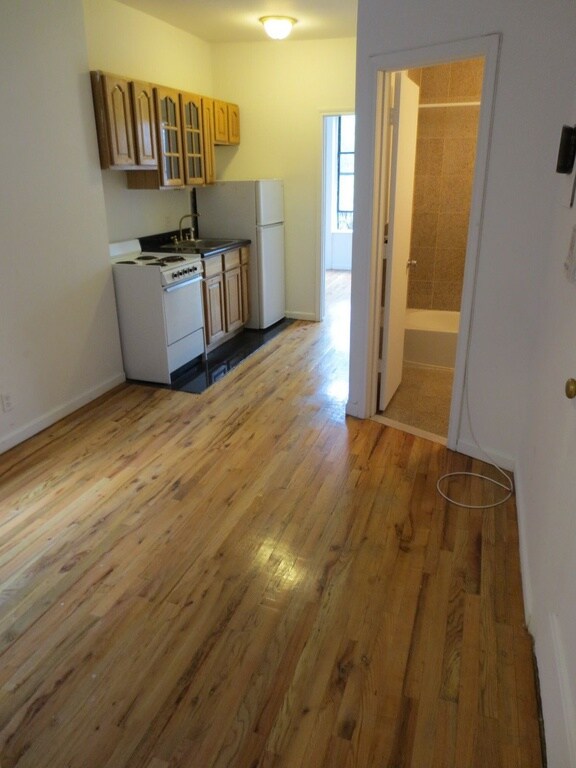 Foto principal - 430 W 46th St