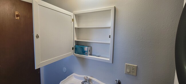 Building Photo - 501 Allison Ave