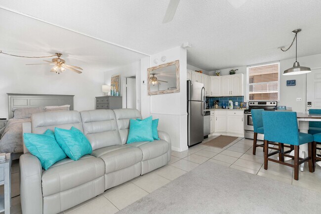 Foto del edificio - 5500 Bonita Beach Rd SW