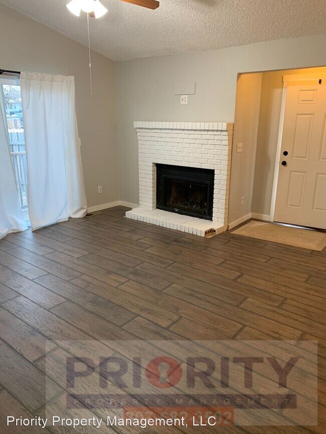 Foto del edificio - 3 br, 1 bath House - 1900 S Gillette Ave
