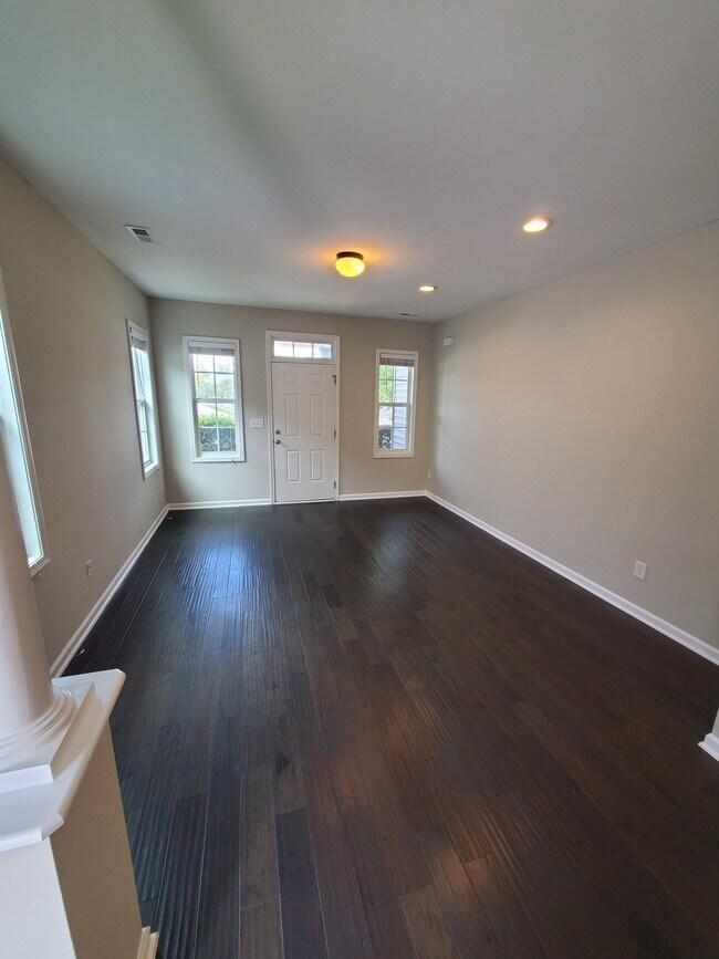 Vista de la sala de estar 1 - 101 Scuppernong Way