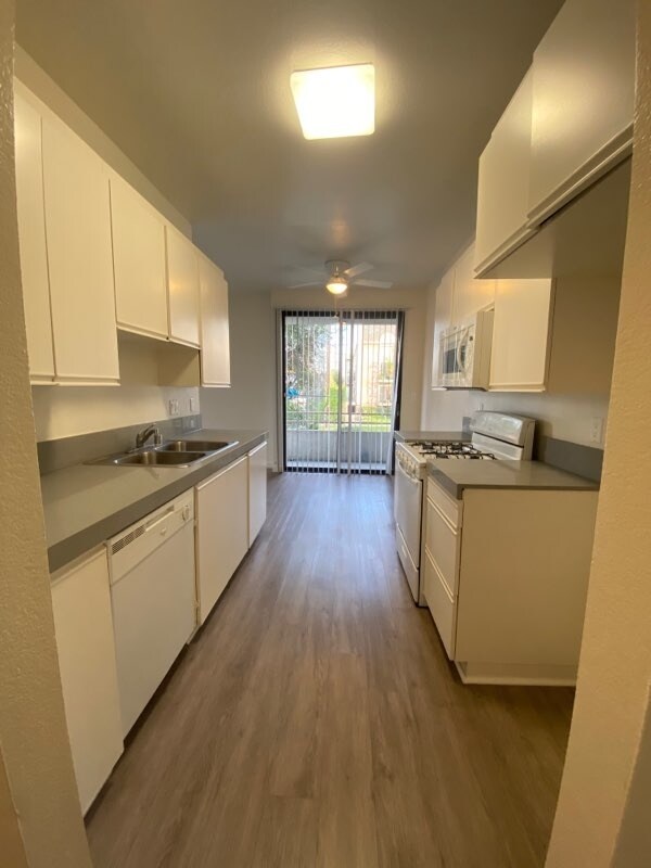 Building Photo - 4343 Whitsett Ave