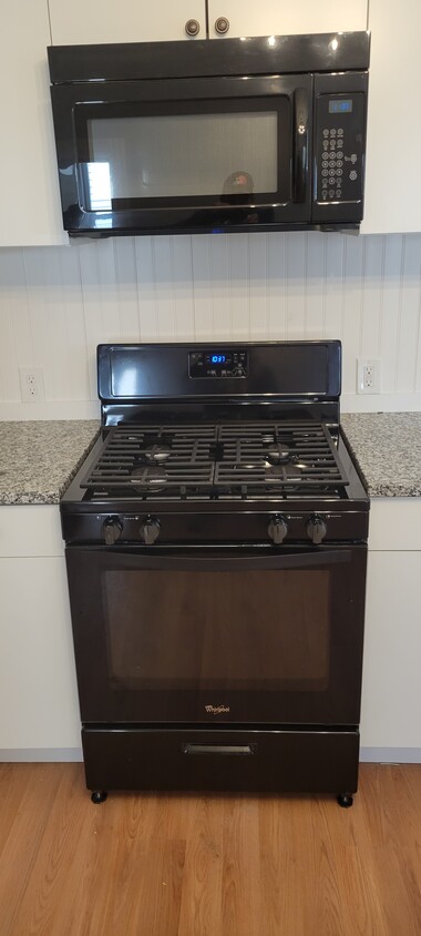 Foto principal - 1815 Corning Ave