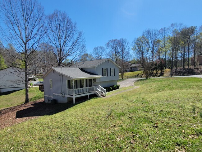 Foto del edificio - 121 Brooke Dr