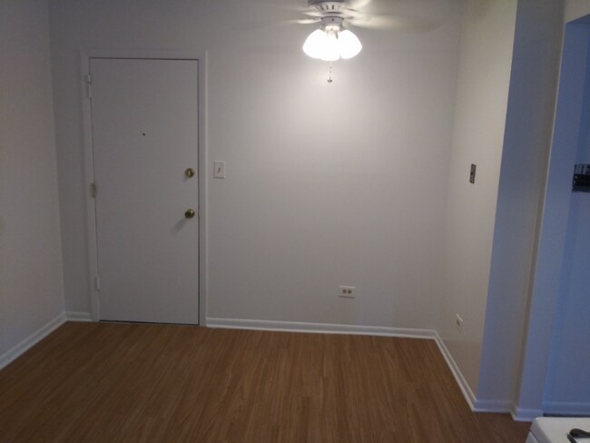 Foto del edificio - 510 N Mill Rd