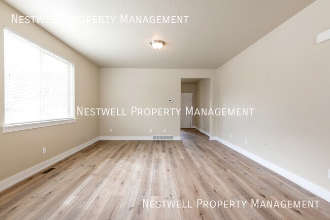 Foto del edificio - 6815 Castle Point Ln