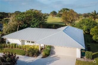 Building Photo - 409 Cypress Way E